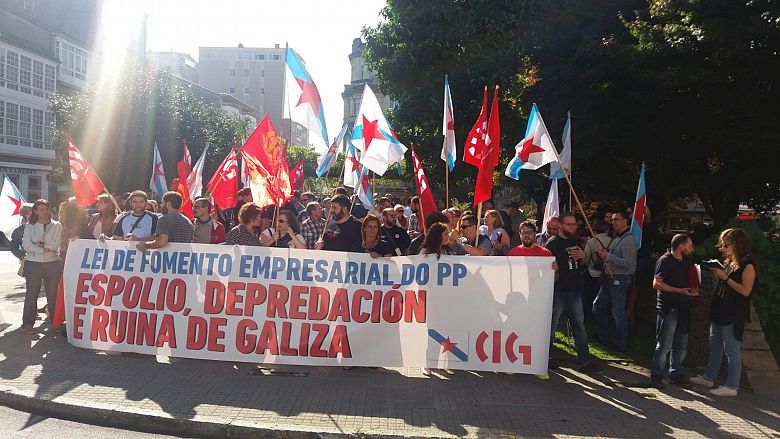 2017-10-03 concentracion Compostela 001.jpg